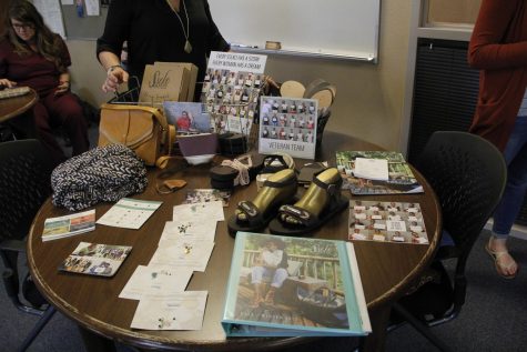 Sophomores Host Trunk Show for Teachers