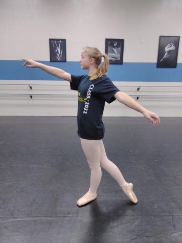 Freshman Dances in TJC’s ‘Nutcracker’