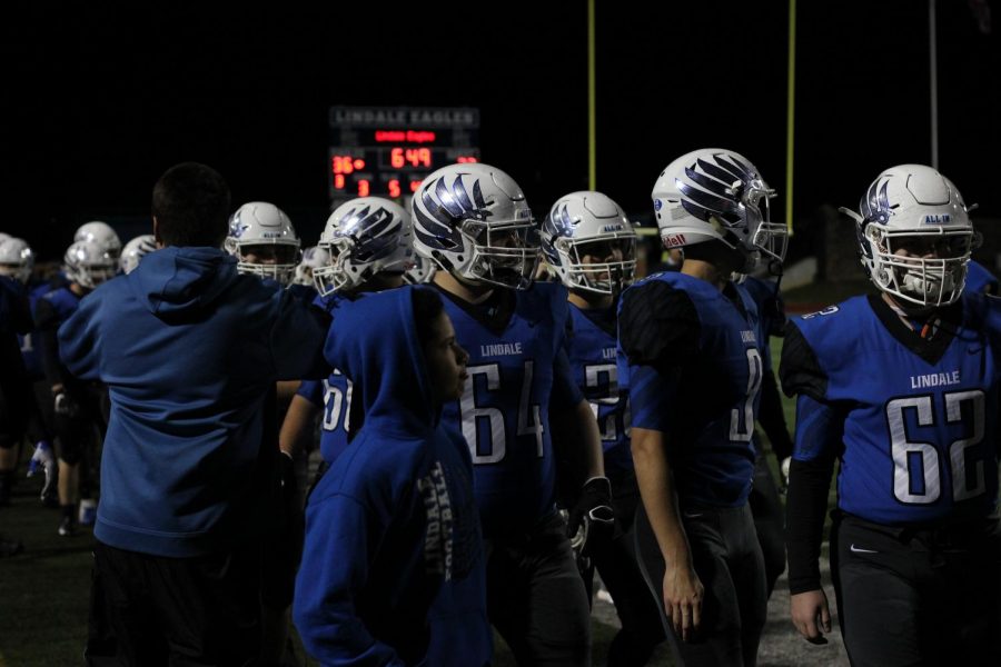 The+football+team+playing+against+Jacksonville.+Lindale+won+the+game+34-36.