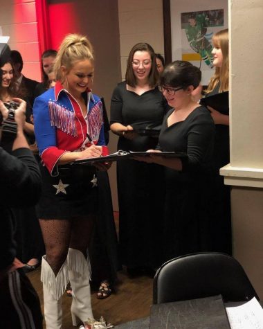Chorale Performs with Lindale Alumna Miranda Lambert