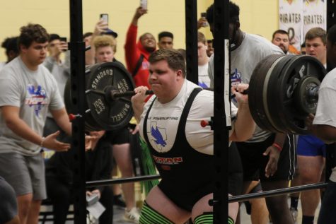 Senior Breaks Regional Powerlifting Record
