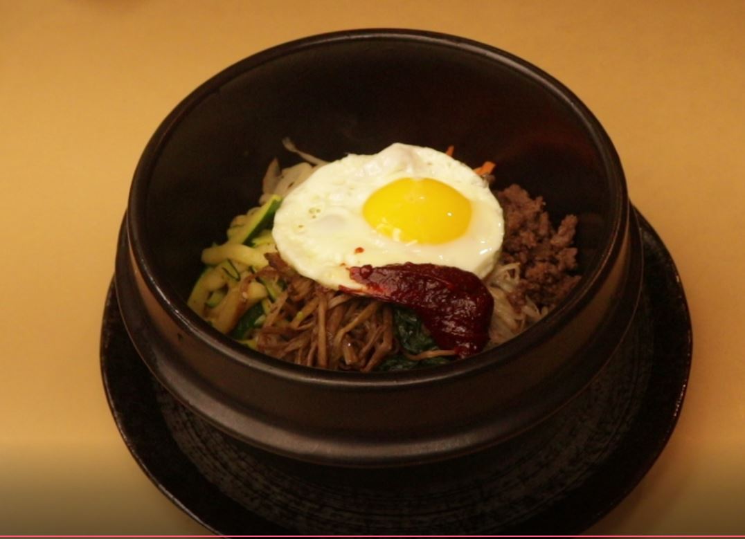 Korean Stone Bowl (Dolsot), Sizzling Hot Pot for Bibimbap