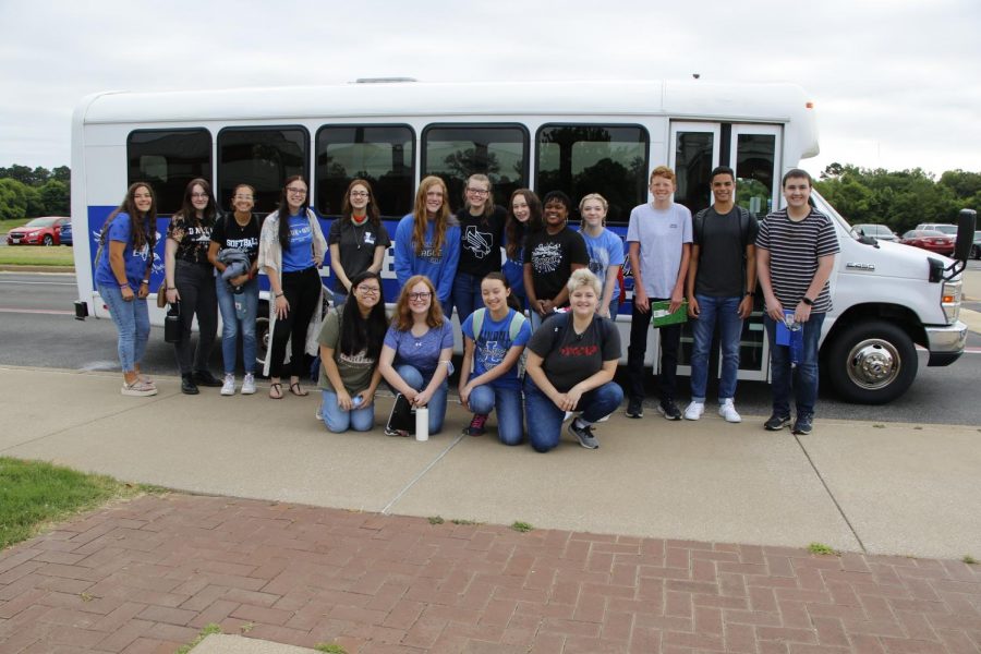 Newspaper and Yearbook students arrive at Whitehouse Highschool to attend the Think Big camp.