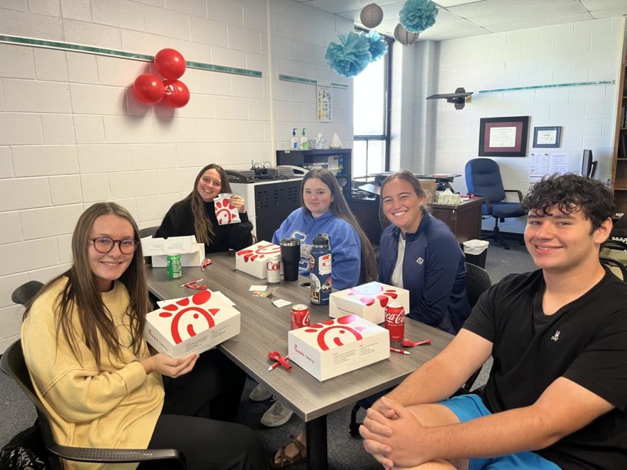 CFA Leader Academy Meeting Takes Place During Lunches