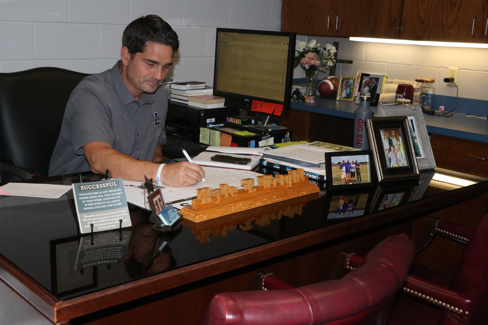 High School Assistant Principal Wins Award Eagle Eye News